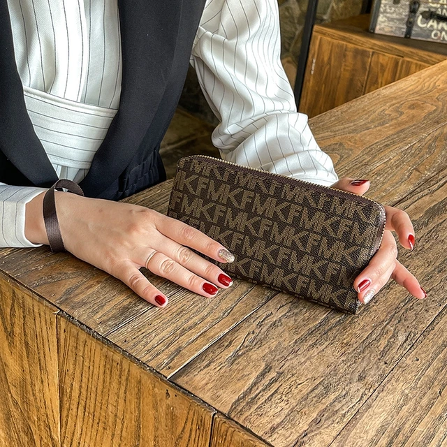 Convenient and Stylish Geometric Patterned Women's Long Fashion Wallet with Multiple Card Slots, Zip Around Closure, Zipper 5