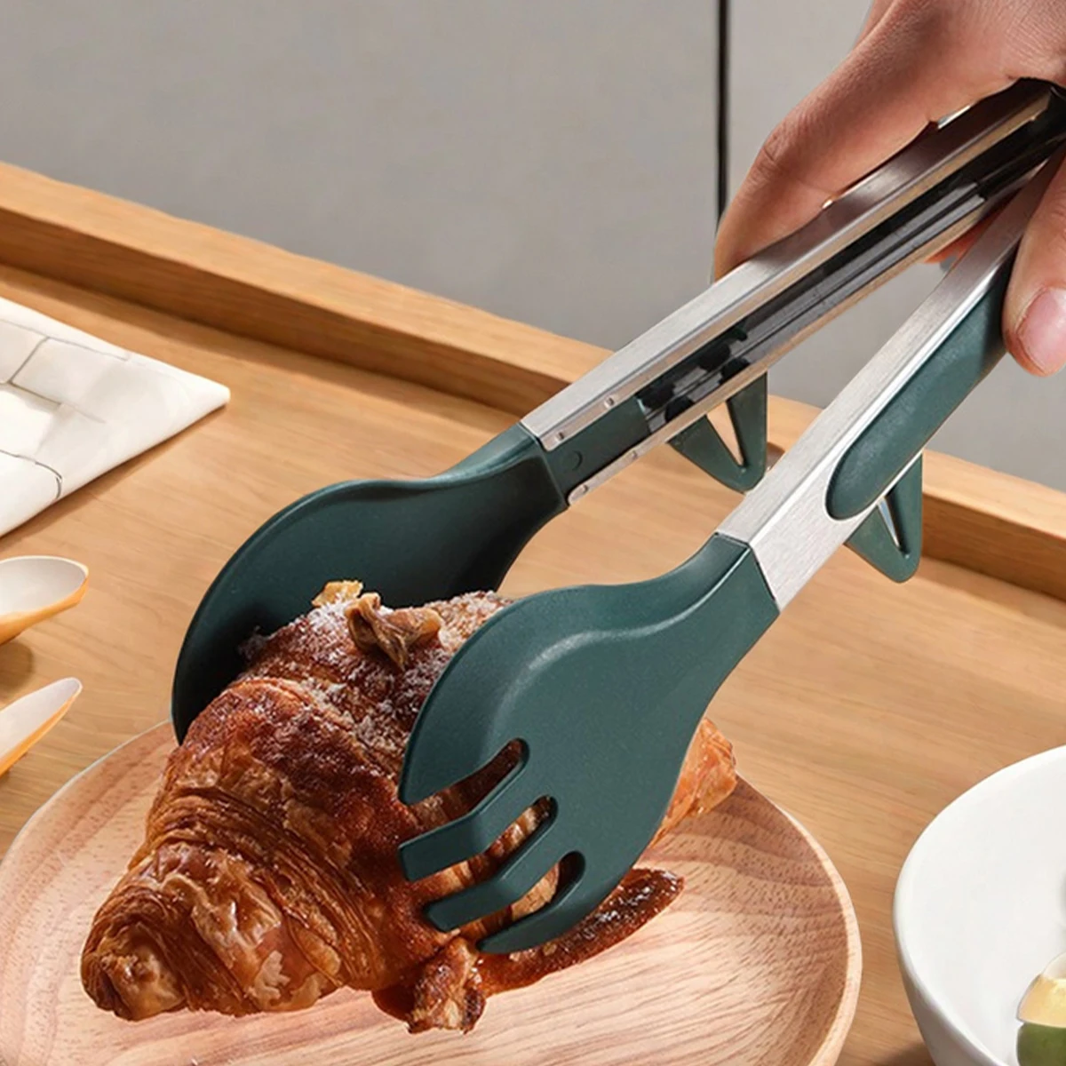 Stainless Steel Locking Cooking Tongs 9/12/14inch With Bracket Kitchen Non-Slip Food Clip
