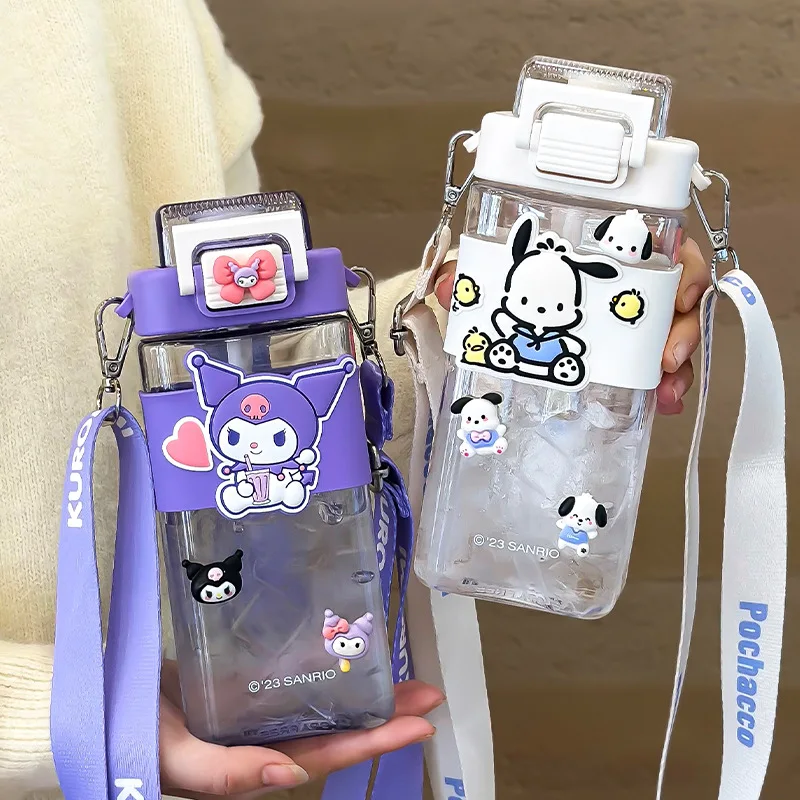 

Милая мультяшная мелодия Kuromi Cinnamoroll почтовая чашка большая емкость пластиковая чашка для воды с ремешком Портативный летний чайник