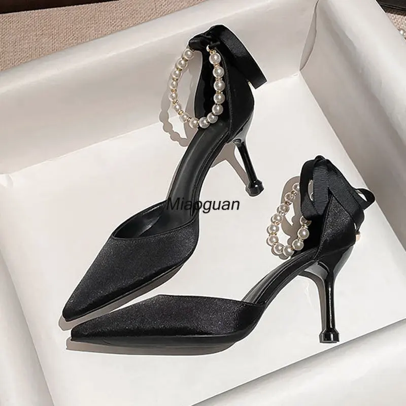 Latest Popular White Wedding Shoes Lace Fashion High Heels Pearl Women′ S  Pumps - China Walking Style Shoe and Casual Shoes price