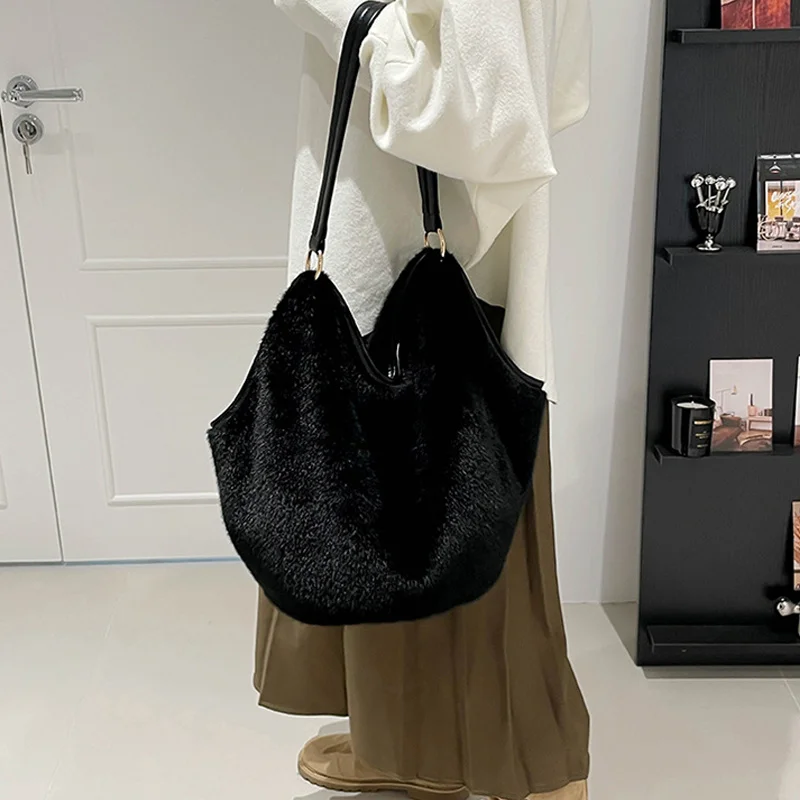 Retro Simple Plush Leopard Print Tote Bag Large Capacity Commuter Handbag Underarm Bag for Daily Use