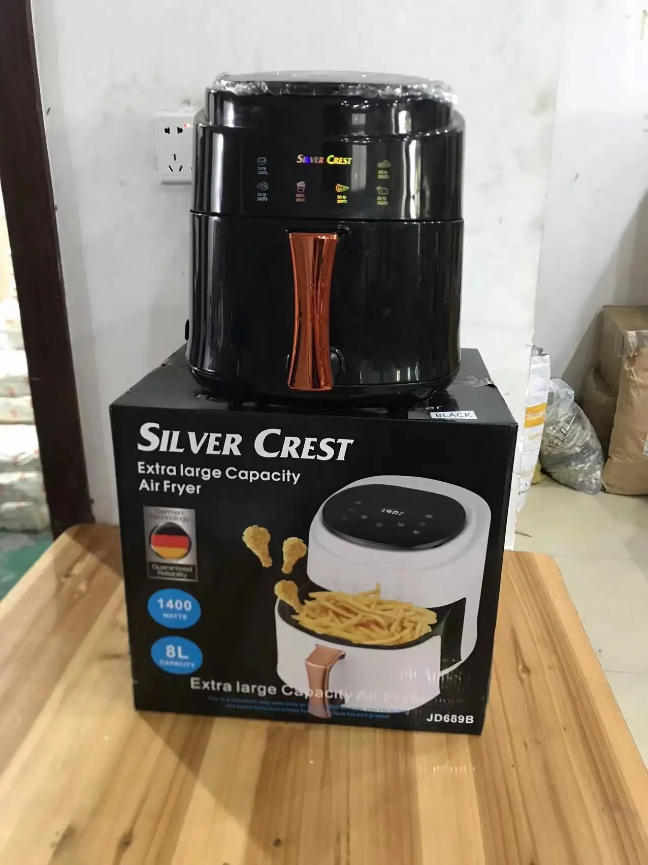 https://ae01.alicdn.com/kf/Sc3f9859105734ae2969e1ebc92b91427c/8L-intelligent-air-fryer-household-multi-function-automatic-large-capacity-electric-fryer-wholesale-will-sell-gifts.jpg