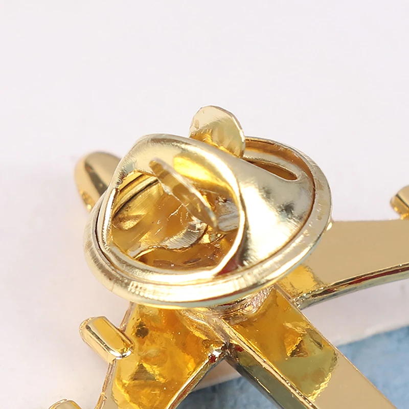 Airplane Brooch Metal Alloy Badge Vintage Pin Buckle Jewelry Accessories