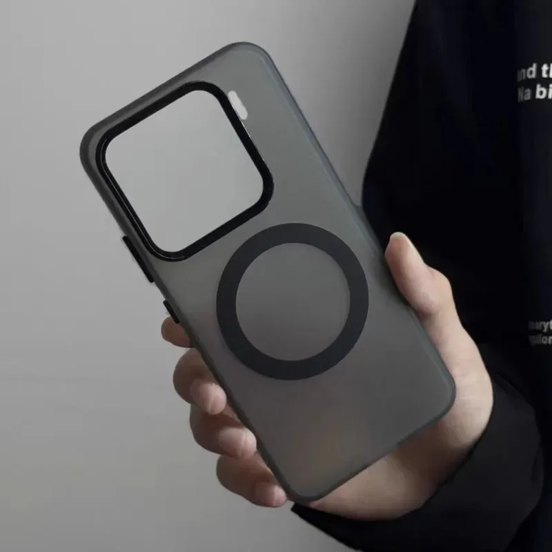 Transparent Luxury Shockproof Case with Wireless Charging and Magnetic Properties