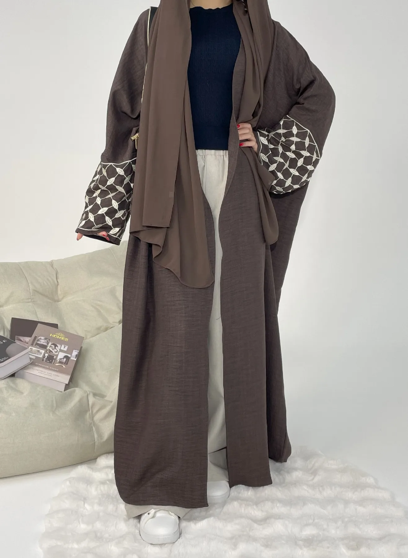 شال عباية كلاسيكي بلون سادة أنيق كاجوال ومتواضع وب...