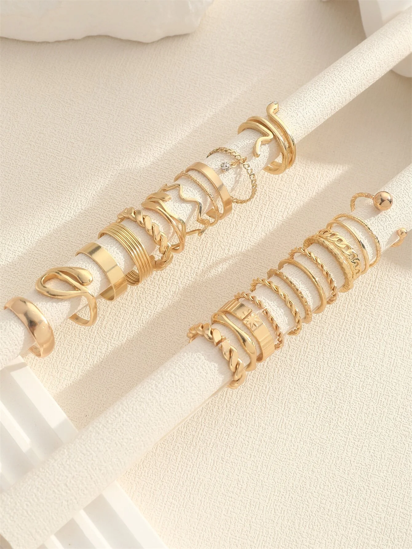 24 Pcs Fashion Rhinestone Ring Set for Women Bohemian Minimalist Snake Heart Geometric Design Finger Ring 2025 New Jewelry Gifts