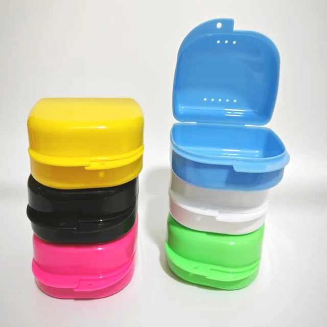 50 ชิ้นขนาดใหญ่ฟันปลอมป้องกันกรณีฟันปลอมจัดฟันกรณี Vent Hole ทันตกรรม Retainer Mouth Guard ฟันปลอมกล่องเก็บ 1