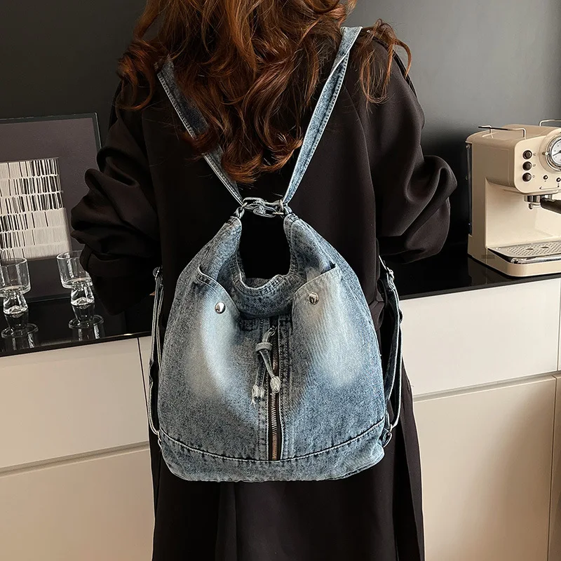 Zaino in Denim alla Moda per Donne, Borsa Multifunzionale a Tracolla di Grande Capacità, Comoda e Versatile Borsa a Secchiello Primaverile - immagine 3