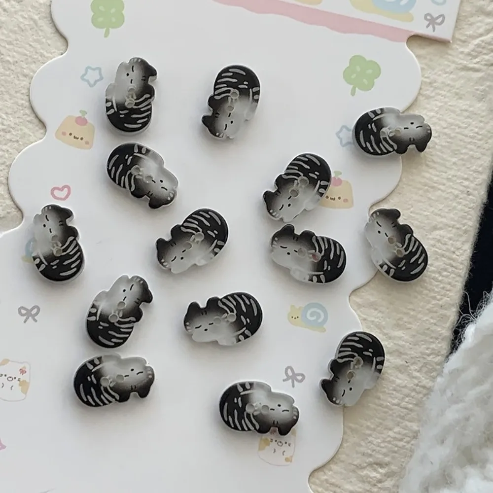 30pcs 회색 고양이 크리 에이 티브 키티 버튼 귀여운 유행 테이비 고양이 버튼 수지 생강 고양이 버튼 의류 액세서리