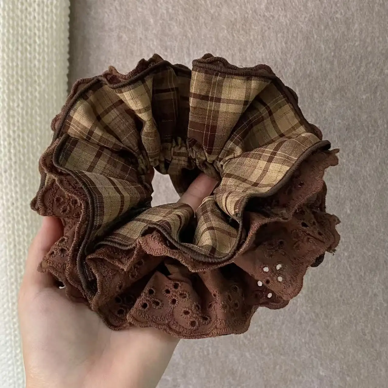 1PCPlaid Lace Scrunchie Vintage Brown Ruffled Double-layer Fabric Hair Tie Elegant Hair Accessory For Women Girl Daily Party Use