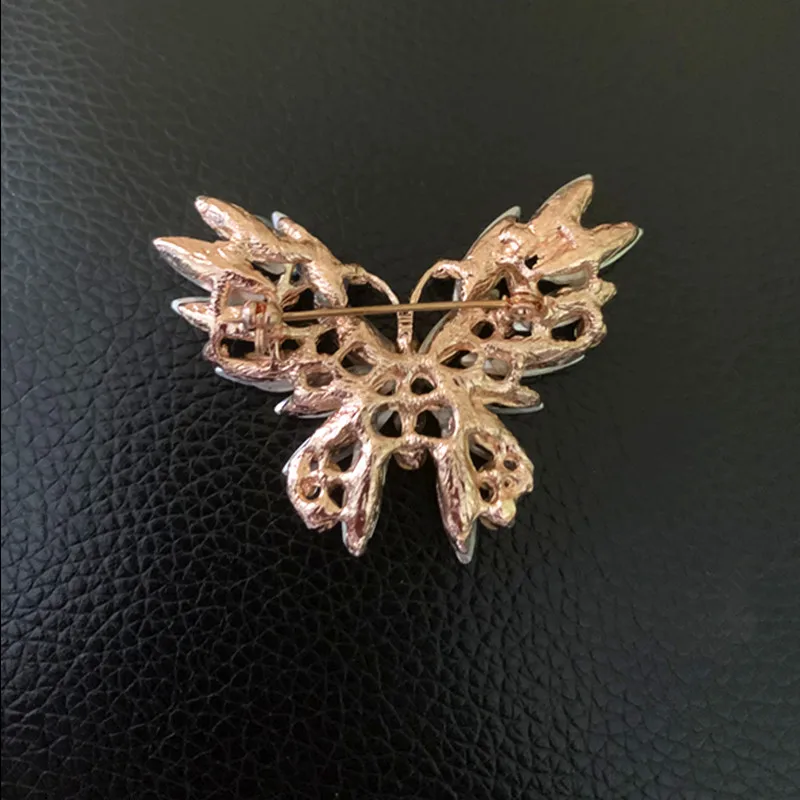 Exquisite Crystal Butterfly Brooches Women's Luxury Suit Dress Neckline Insect Pins Fine Gifts Accessories Wedding Corsage Gifts