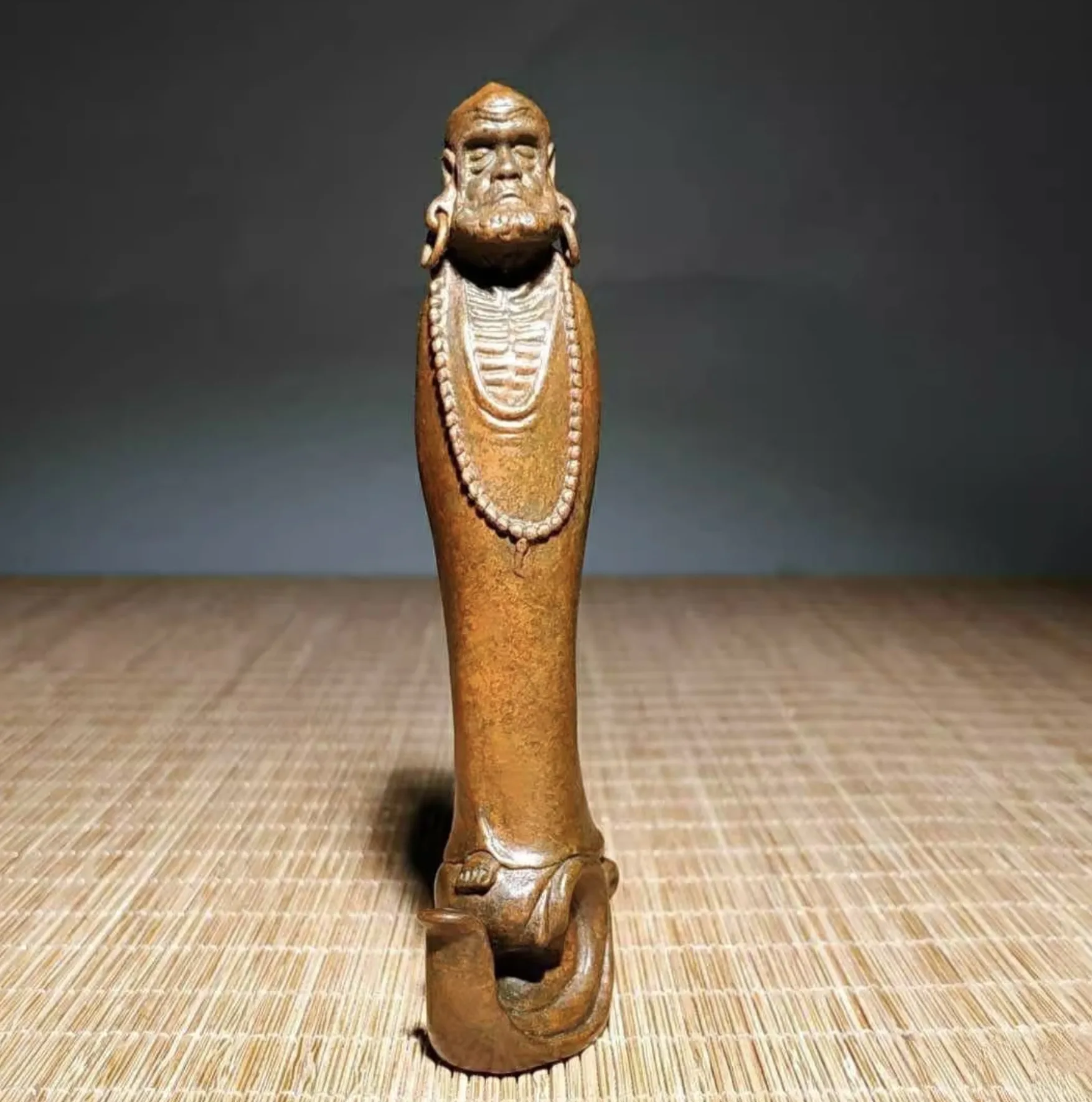 

Бронзовая скрещенная река Dharma Patriarch Wudao статуя Будды чайный лепесток ароматическая скульптура