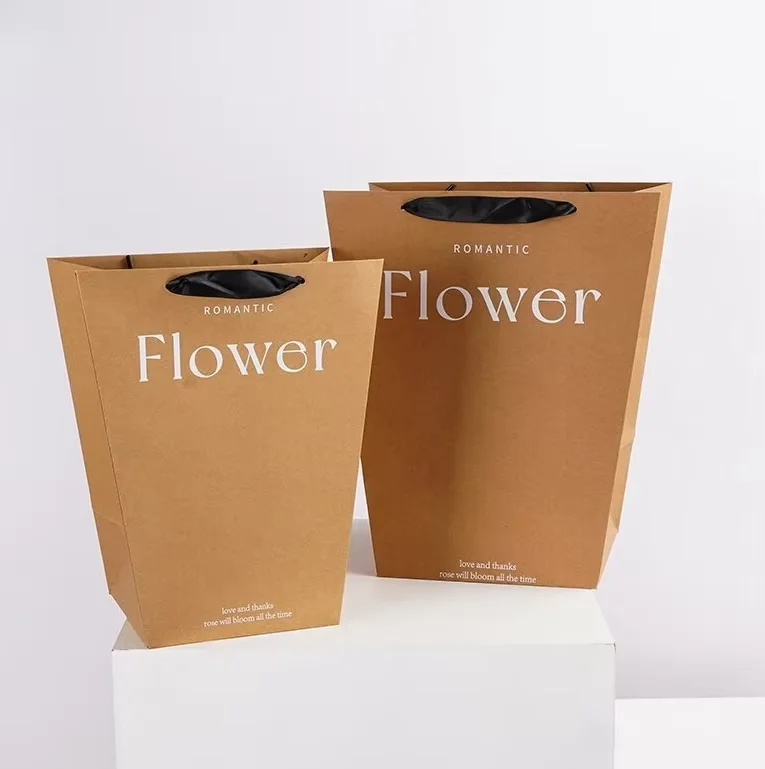 500pcs 이벤트 및 결혼식을위한 손잡이가있는 사용자 정의 크기 사다리꼴 모양의 꽃 꽃다발 럭셔리 종이 봉투