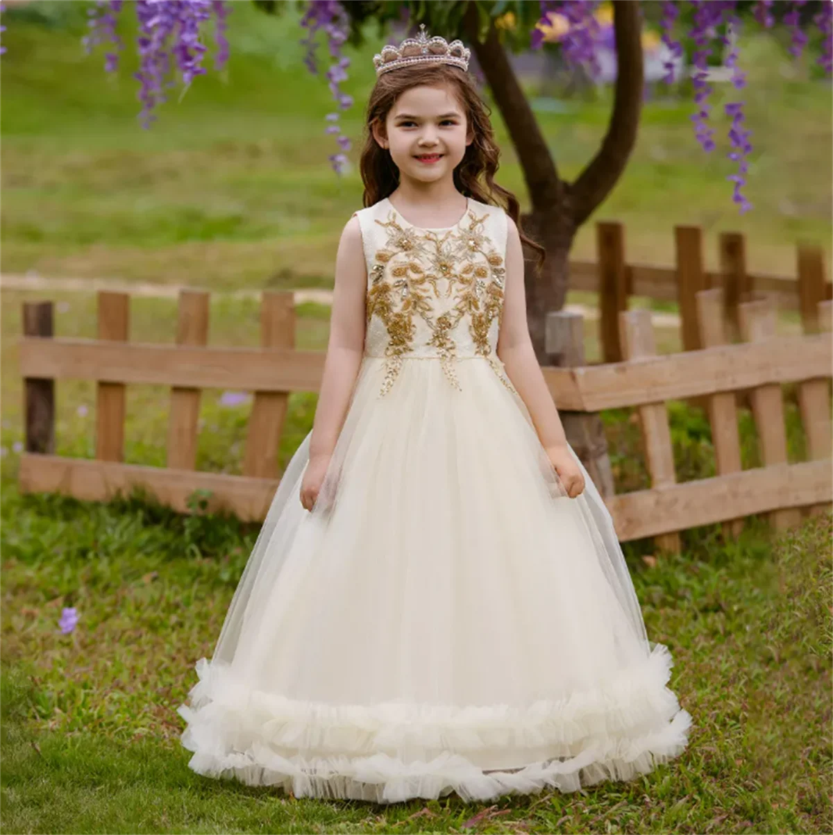 

Flower Girl Dresses Champagne Fluffy Tulle Lace Sparkle Wedding Princess Appliques Kid Pageant First Communion Gowns Long Trains