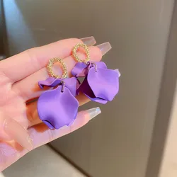 Chic Multicolored Floral Tassel Earrings - Elegant Everyday Party Accessory (Purple color)