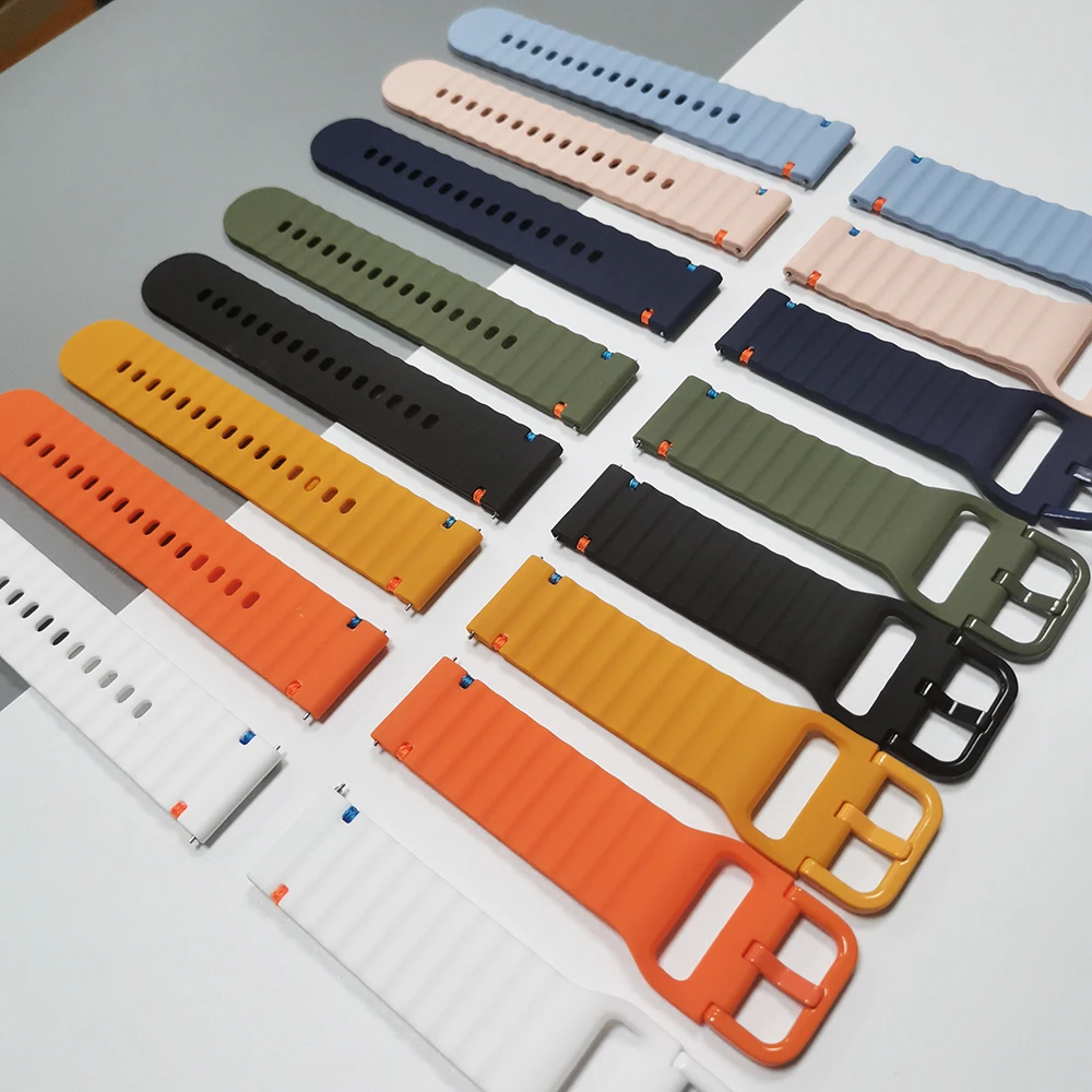 Versatile 22mm Sports Silicone Strap - Soft and Durable Watch Band Replacement Bracelet