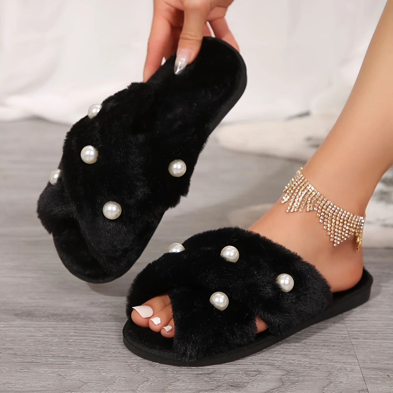 Women's Autumn and Winter Four Seasons Slippers, Indoor and Outdoor Comfortable Fleece Slippers with Open Toe Pearl Cross Design