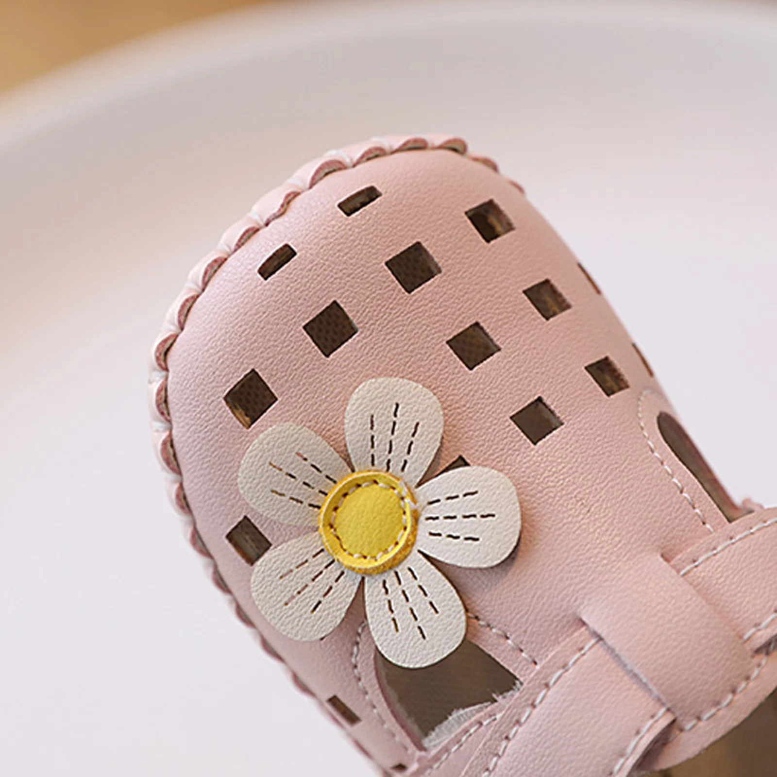 Infant baby girl sandals flower closed toe soft sole sandals cute breathable hollow out walking shoes for daily travel