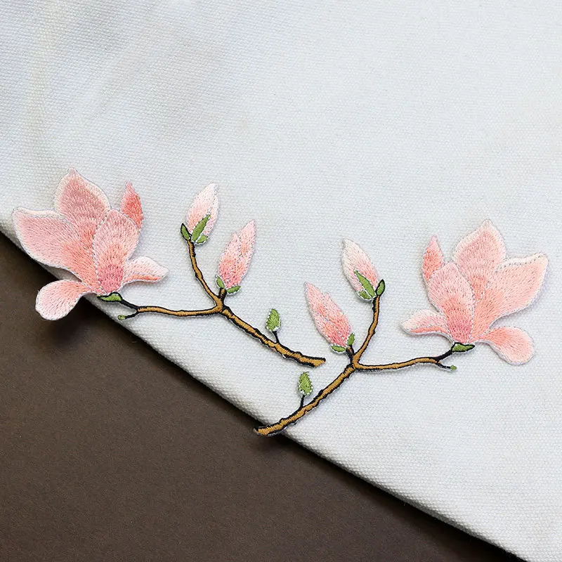 Magnolia Flower Branch Eisen-auf Stickerei Patches, aufnähen Cartoon Blumen Patches für Tasche Kleidung, DIY Dekoration, 1 Paar