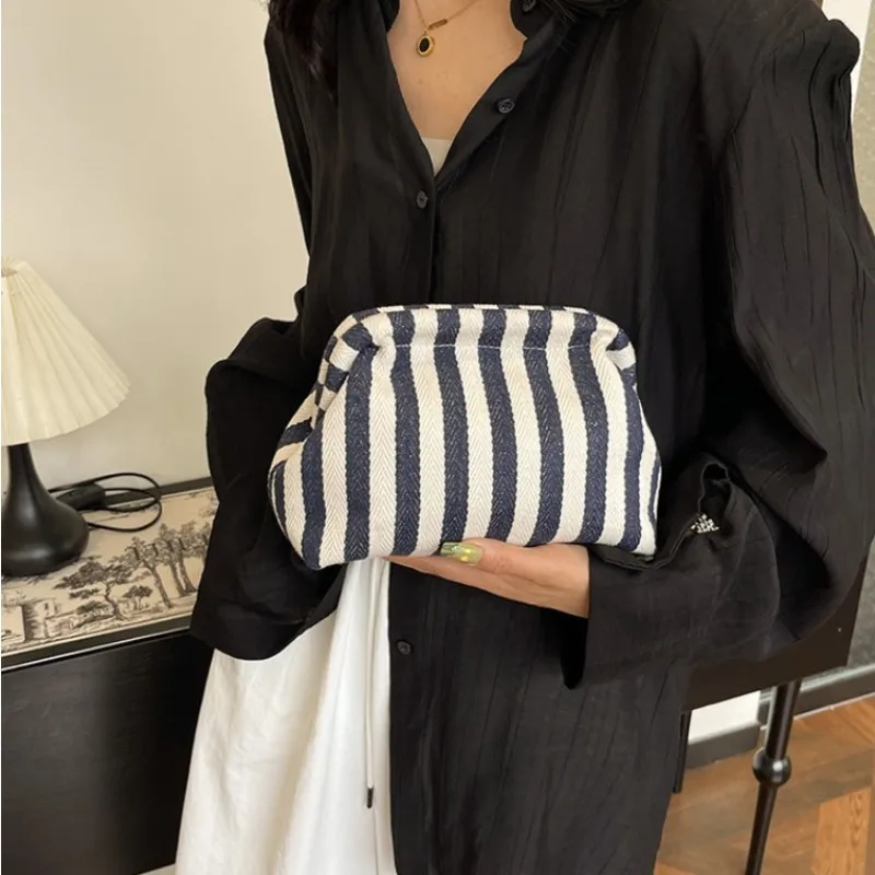 Nuova Borsa Make-Up 2026, Pochette Estiva in Crochet, Borsa da Spiaggia, Borsa a Tracolla Casual, Borsetta Effetto Nuvola per Donne - immagine 4