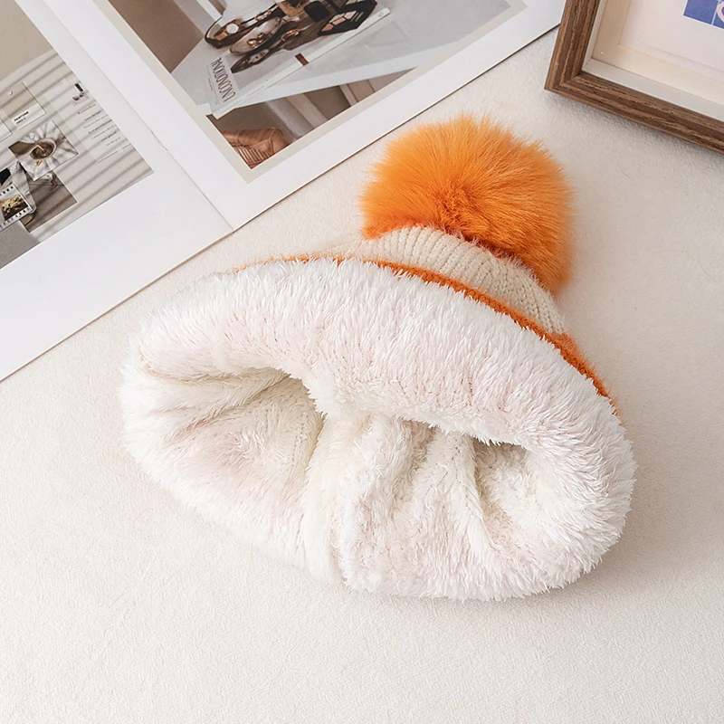 Neue Stil Schnee Label Beanie Hut Farbe Blockiert Stil Plüsch Fell Gefüttert Pompoms Warme Winter Hut Mode Y2k Beanie Für Frau Mädchen – Detail 22