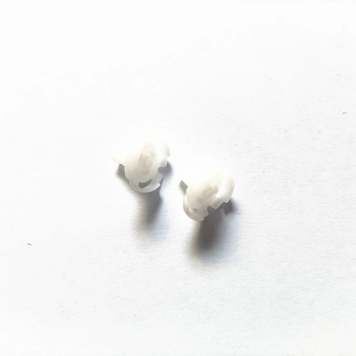 Récepteur pour avion RC avec antennes et connecteurs, composant de rechange fiable.