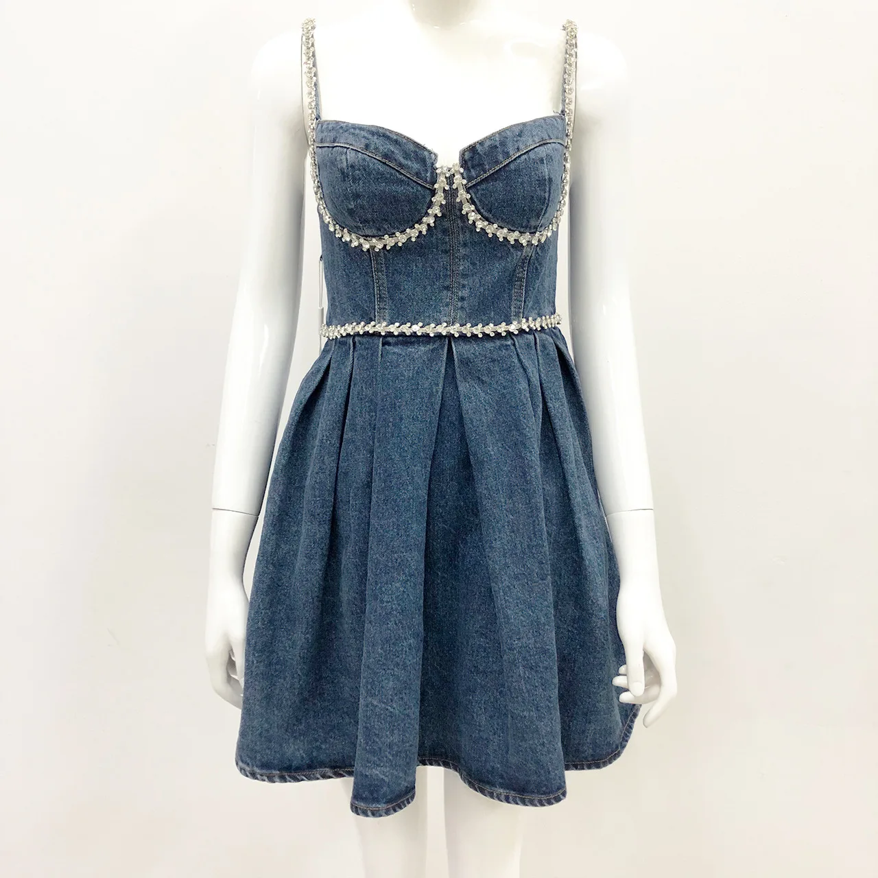 

2023 New Women's Rhinestone Decoration Sleeveless Square Collar Sweet Denim Mini Dress