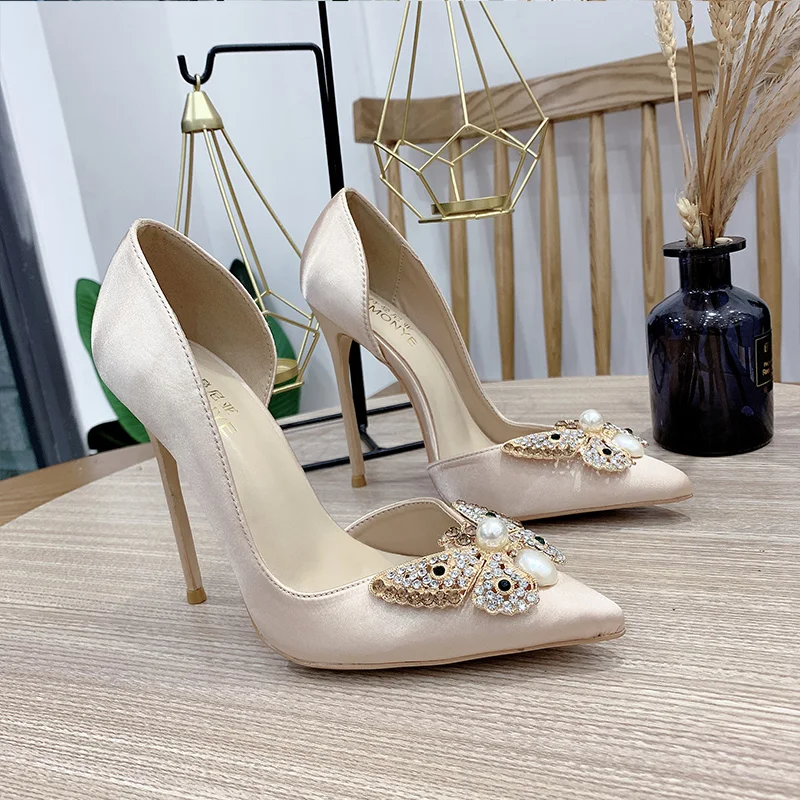 

Apricot satin pointed high heels, rhinestones, thin heels, butterfly buttons, large size women's outdoor wedding single shoes