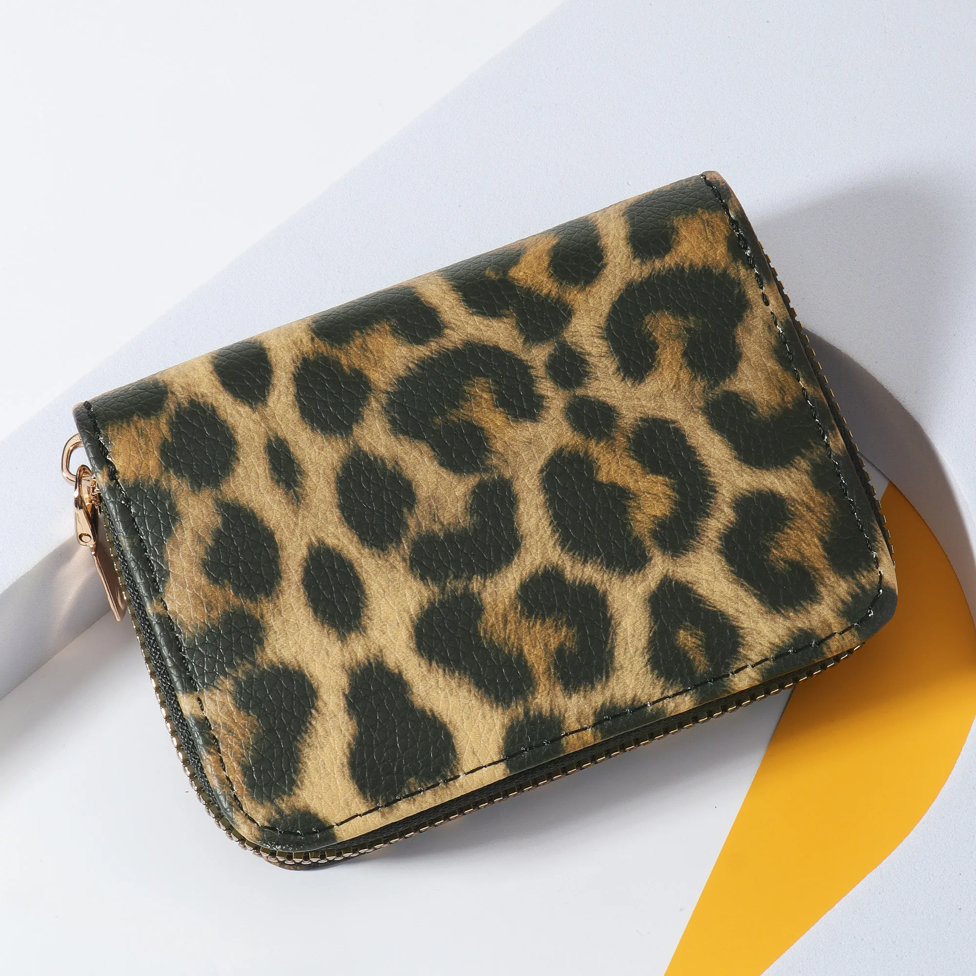 Zipper Wallets Fashion Leopard Pattern Minimalist Short Wallet Coin Wallet Fashionable Zipper Clip Multi functional Key and Cash Storage