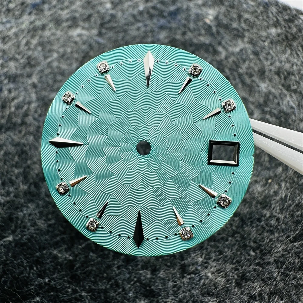 Elegant 29mm Diamond-Accented Ladies' Watch Dial with Calendar Feature