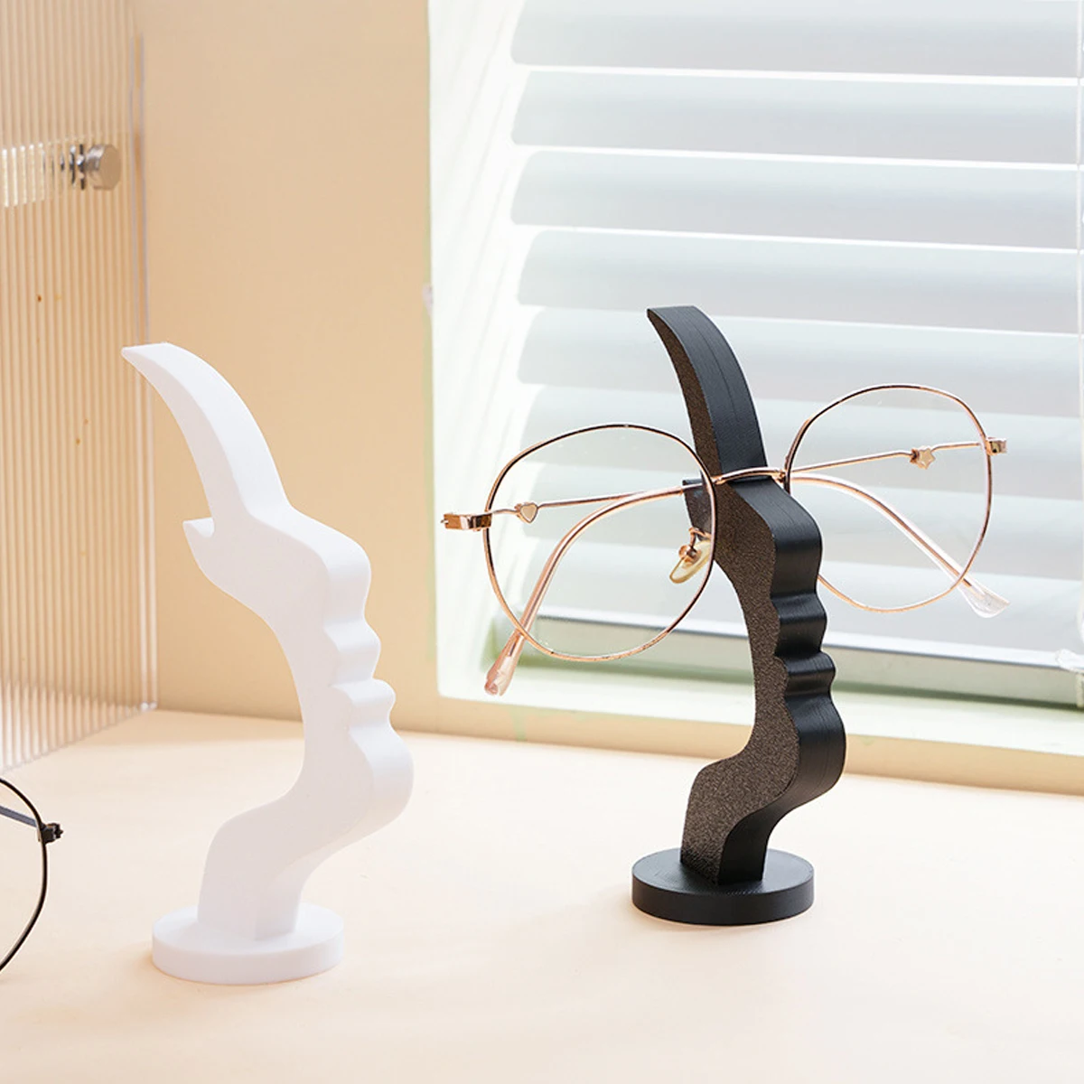 Elegant Face Glasses Stand 3