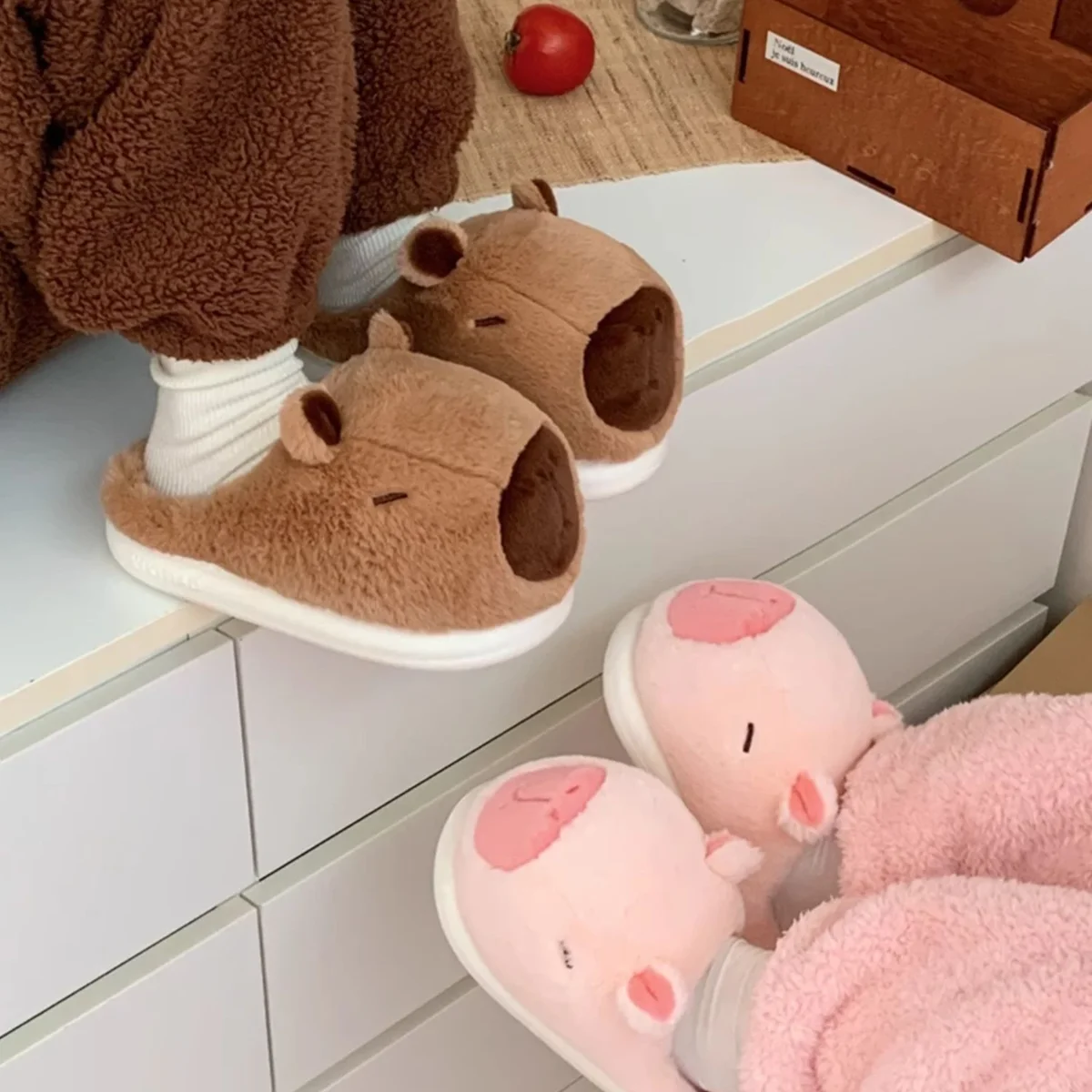 Couple Cute Kapybara Design Slippers Women Winter Casual Soft Heel Slippers Platform Fur Warm Indoor Comfortable Home Slippers — view 2