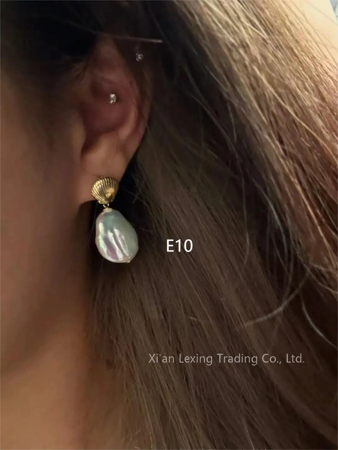

Blue-thin blue-light Barrow earrings