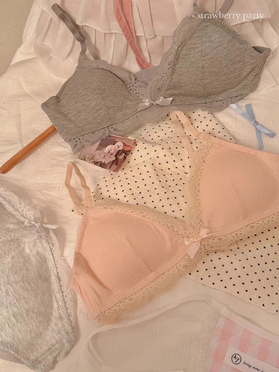 SP&CITY Sweet Girl Lace Triangle Cup Wire Free Plunge Bra Image 4