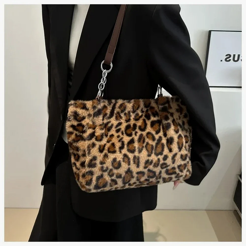 Shoulder Bag Ladies Handbag Winter Fashion Leopard Print Plush Women's Bags Are Versatile Casual Trendy Premium Texture Large Capacity Shoulder Handbag