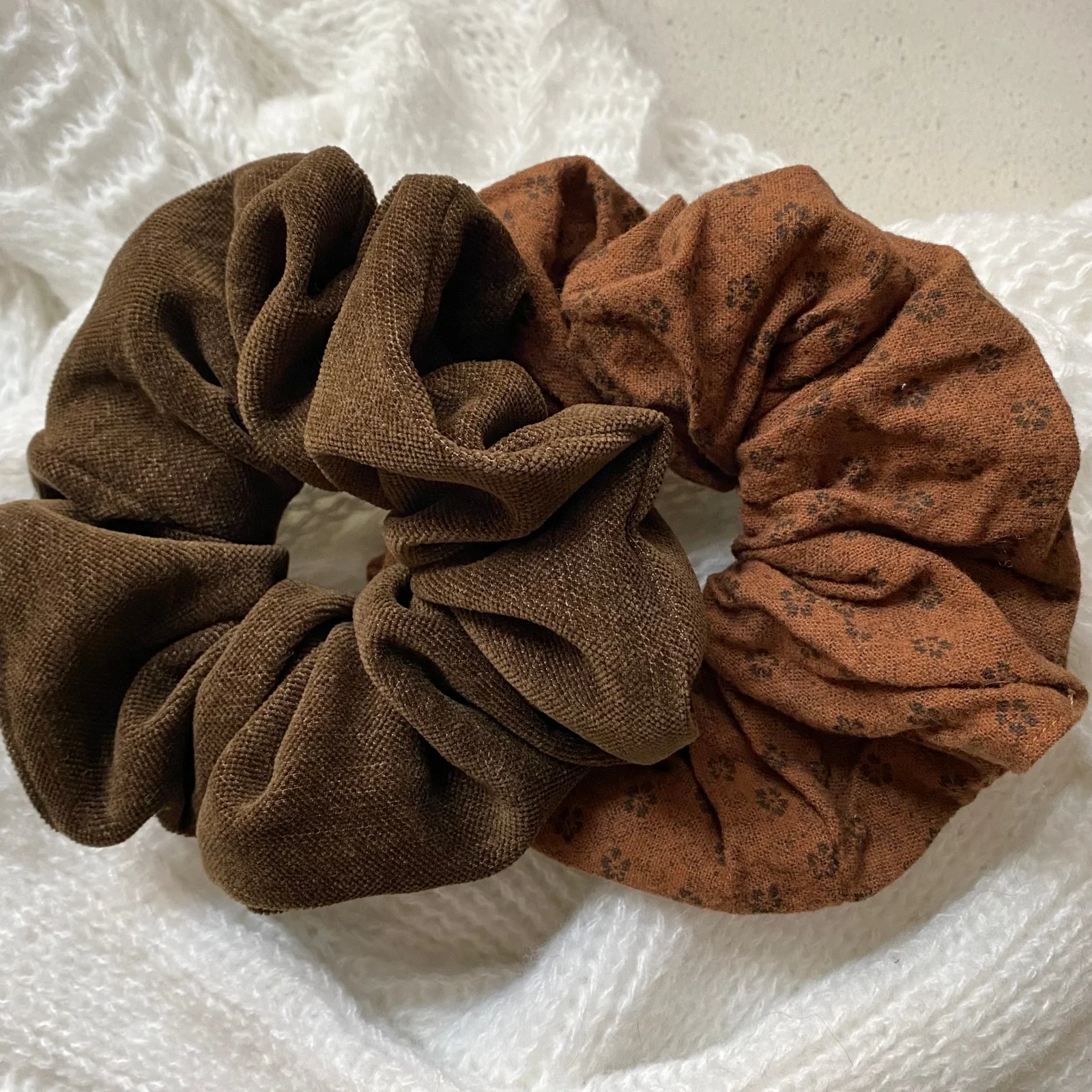 1PC 1PC Autumn Brown Scrunchies,Floral & Solid Fabric Hair Ties, Retro Cottagecore Elastic Hair Bands For Women,Soft Comfortable