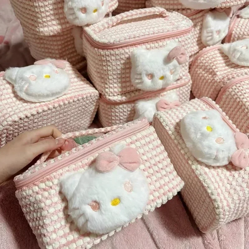 thumbnail image 5 of Bolsa de cosméticos de gran capacidad con diseño de Hello Kitty en tres dimensiones para guardar artículos de tocador y de viaje, 5 of 5
