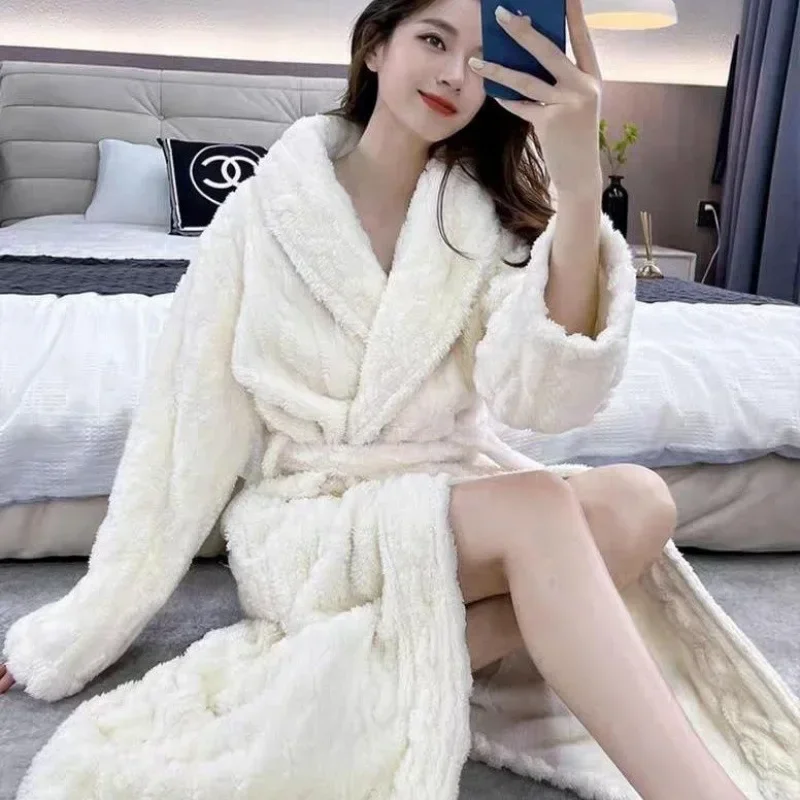 

New Bathrobe for women's high-end coral velvet pajamas, thickened pajamas, long, high appearance, lazy living clothes