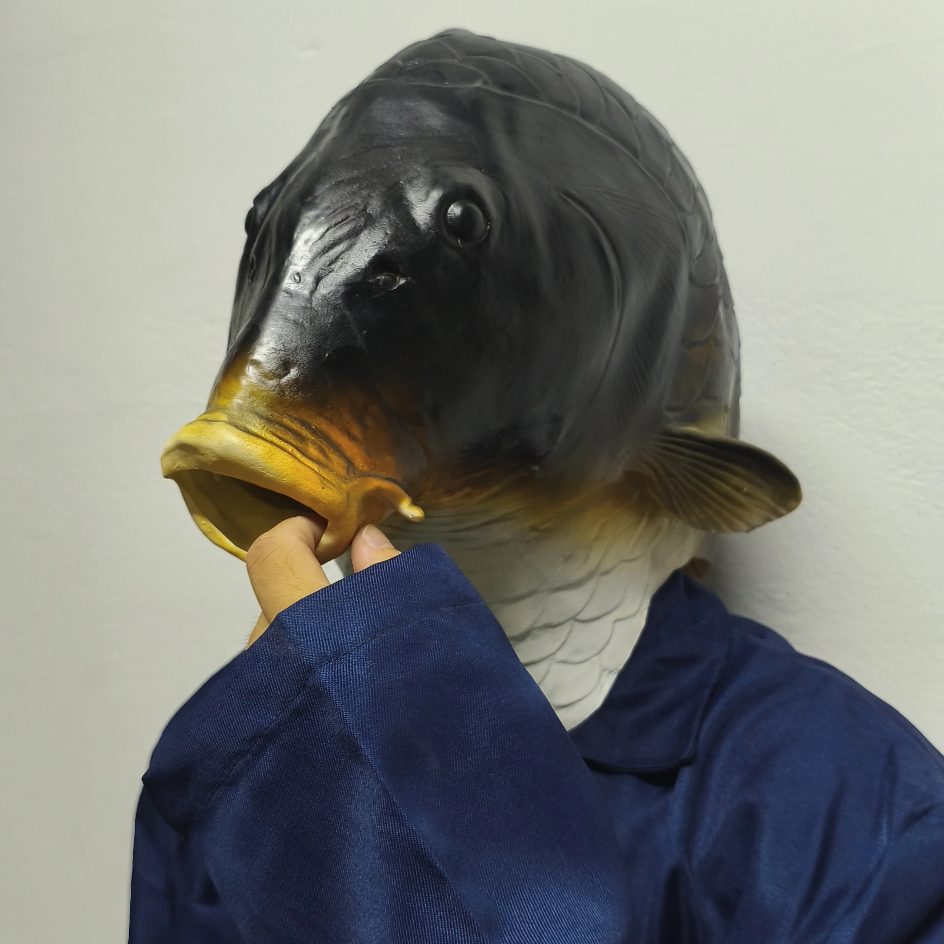 Realistische Karpfen Fisch Kopf Maske Latex Vollgesicht Tier Kostüm für Halloween Cosplay Party Lustige Gras Karpfen Design Erwachsene Unisex – Detail 9