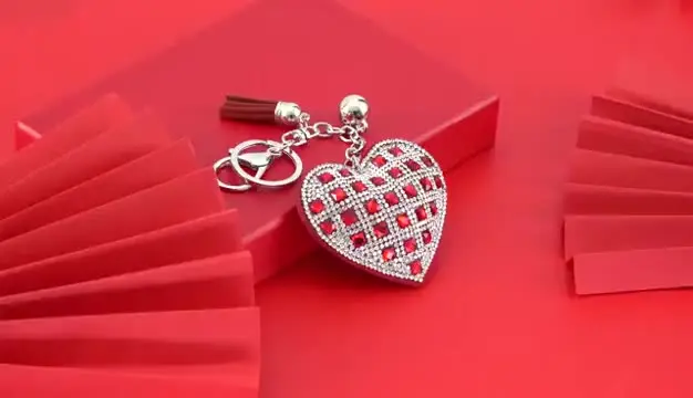 Set Portachiavi Cristallo Yiflin Con Cuore E Nappa - Portachiavi Auto Bling Per Donna Con Cinturino Cellulare