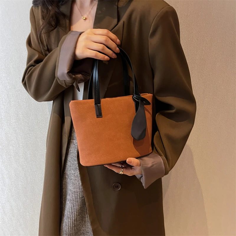 Classic Handbag With Luxury Design New Women's Shoulder Bag For Autumn/winter 2022 Small Tote Bag Casual Street Style Small Bag