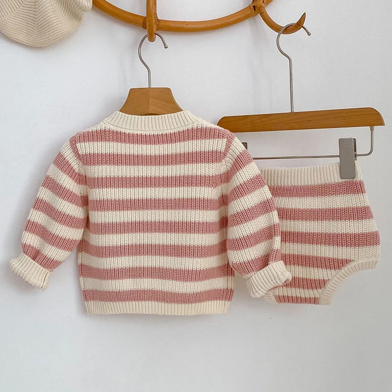 2026 새로운 봄   소녀 의류 정장 긴 소매 줄무늬 카디건 + PP 반바지 0-3Yrs   소녀 의류 세트