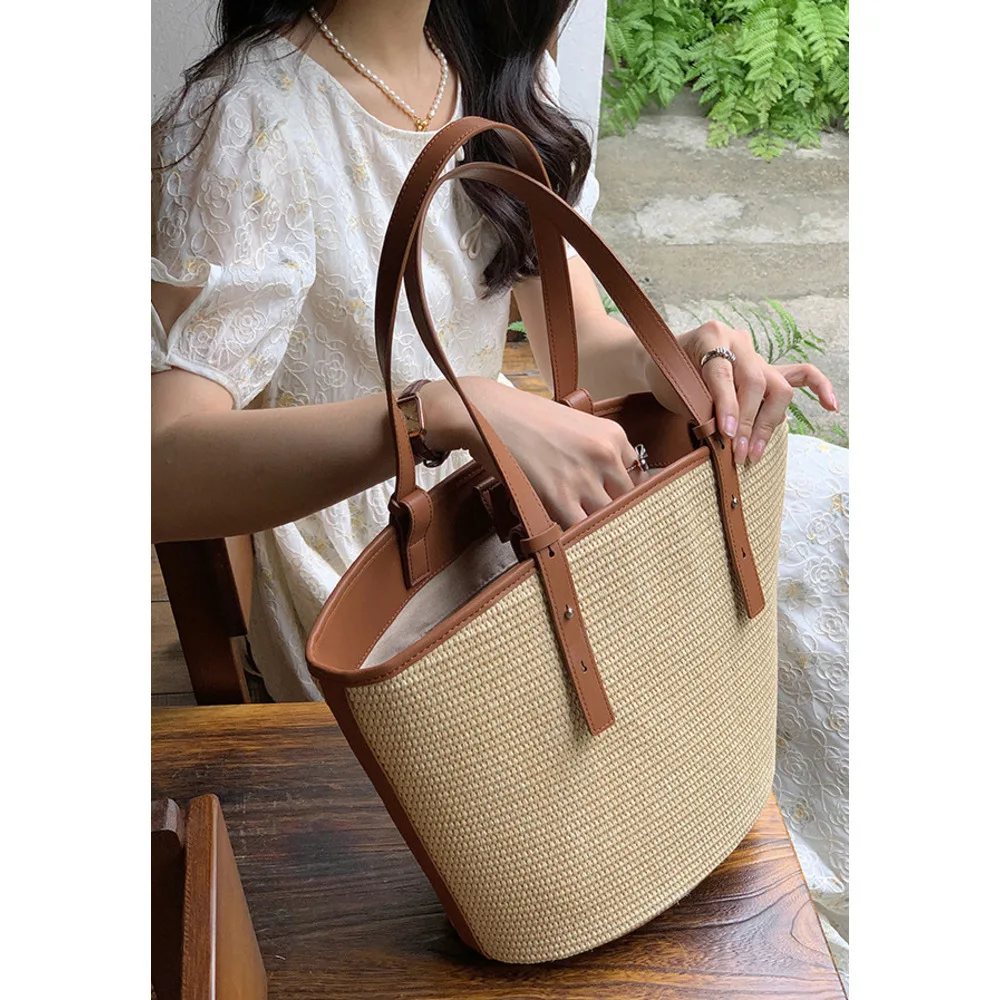 Large capacity underarm tote 2024 new fashionable grass leather woven niche single shoulder women's large bag_voghion.com