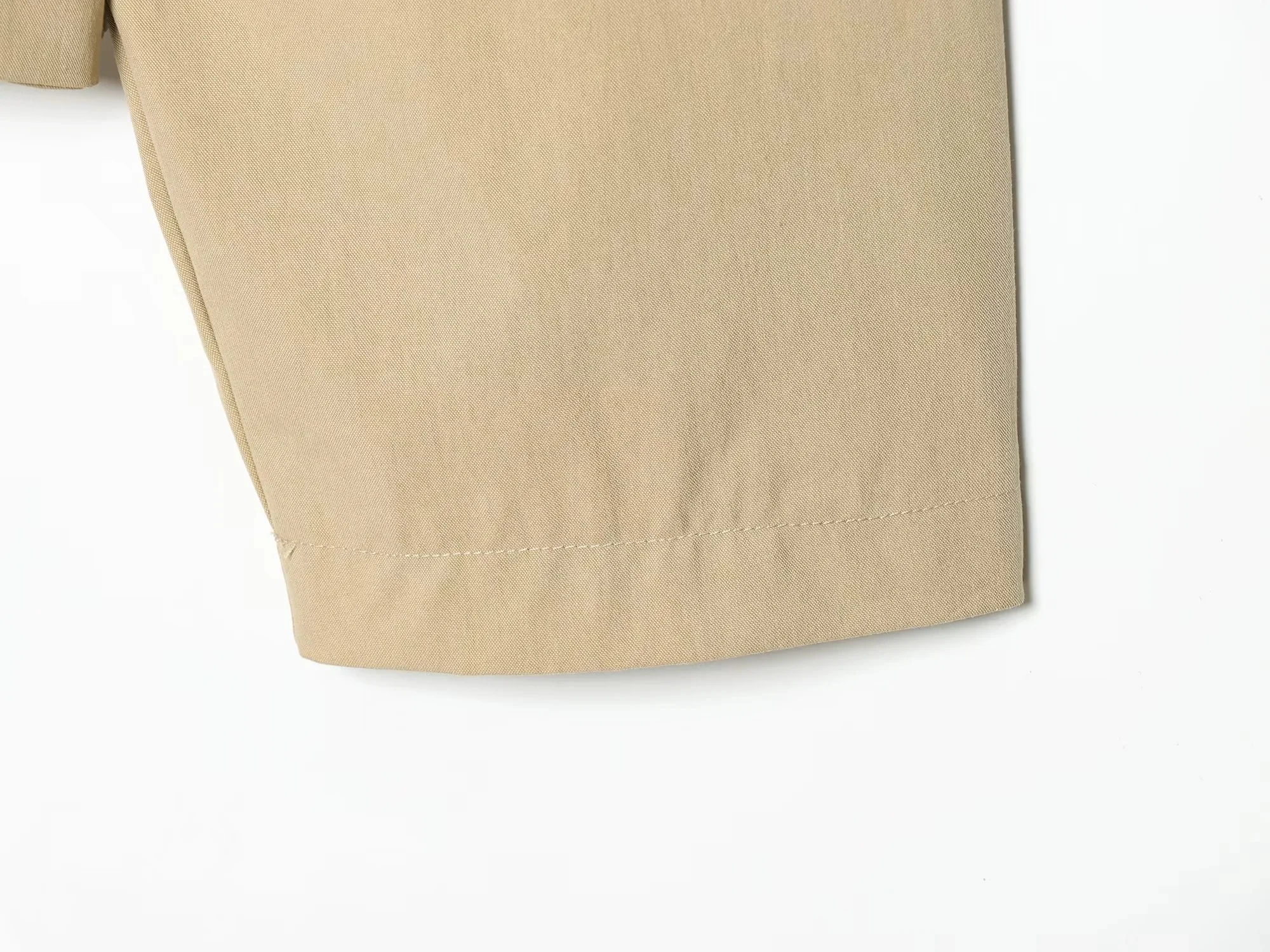 KONDALA Eleganter Freizeit-Trenchcoat für Damen, Kurz, Zweireihig mit Gürtel, Modischer Mantel für Frühling/Sommer 2026, Büro-Trenchcoat – Detail 9