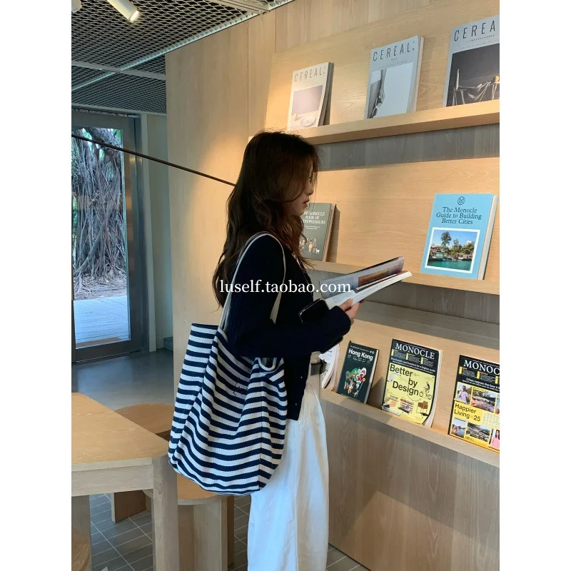 2025 New Versatile Striped Canvas Bag, Niche Embroidery, Large Capacity Lazy Style Tote Bag