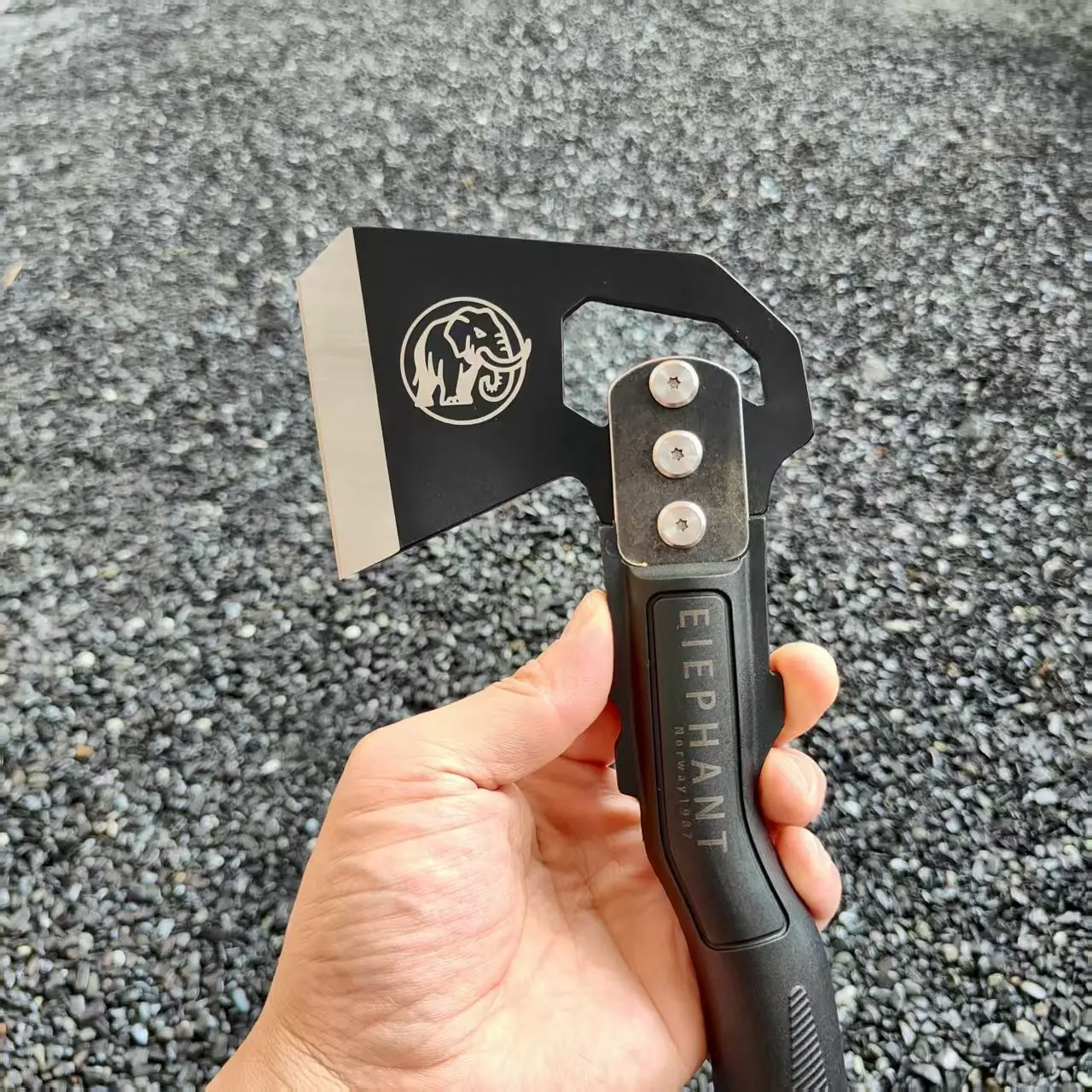 Tactical Survival Mountain Axe 3