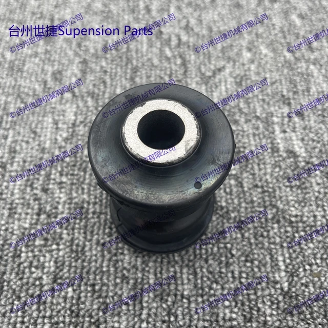 جلبة مقص امامية سفلى لـ Hummer H3 2005-2010