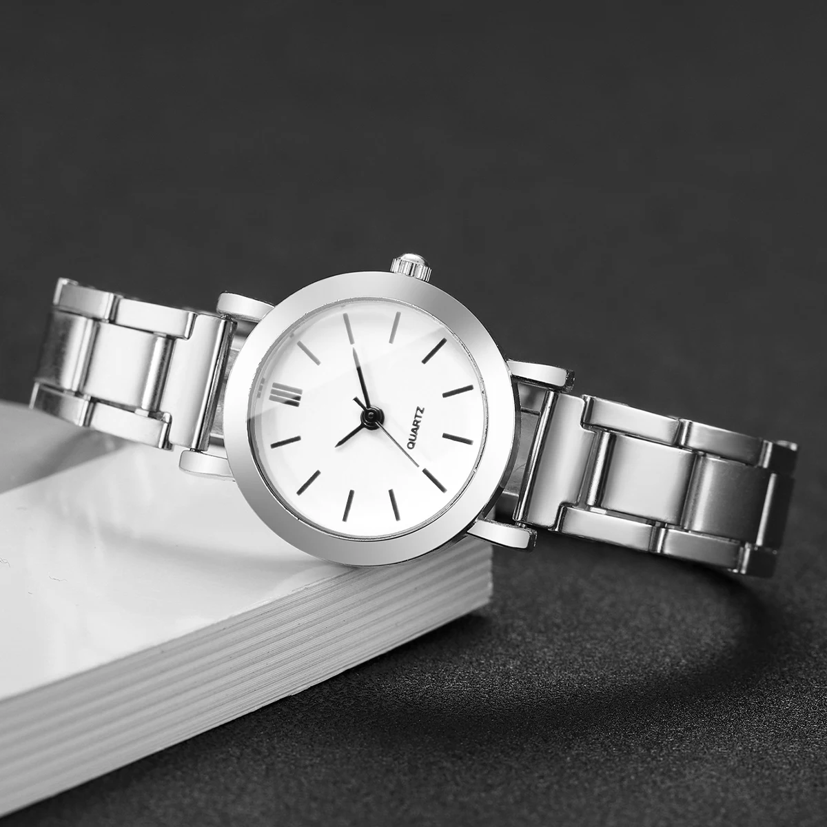 Women's Light Luxury Exquisite Digital Scale Small Dial Small Niche Premium Quartz Watch (Box Not Included)