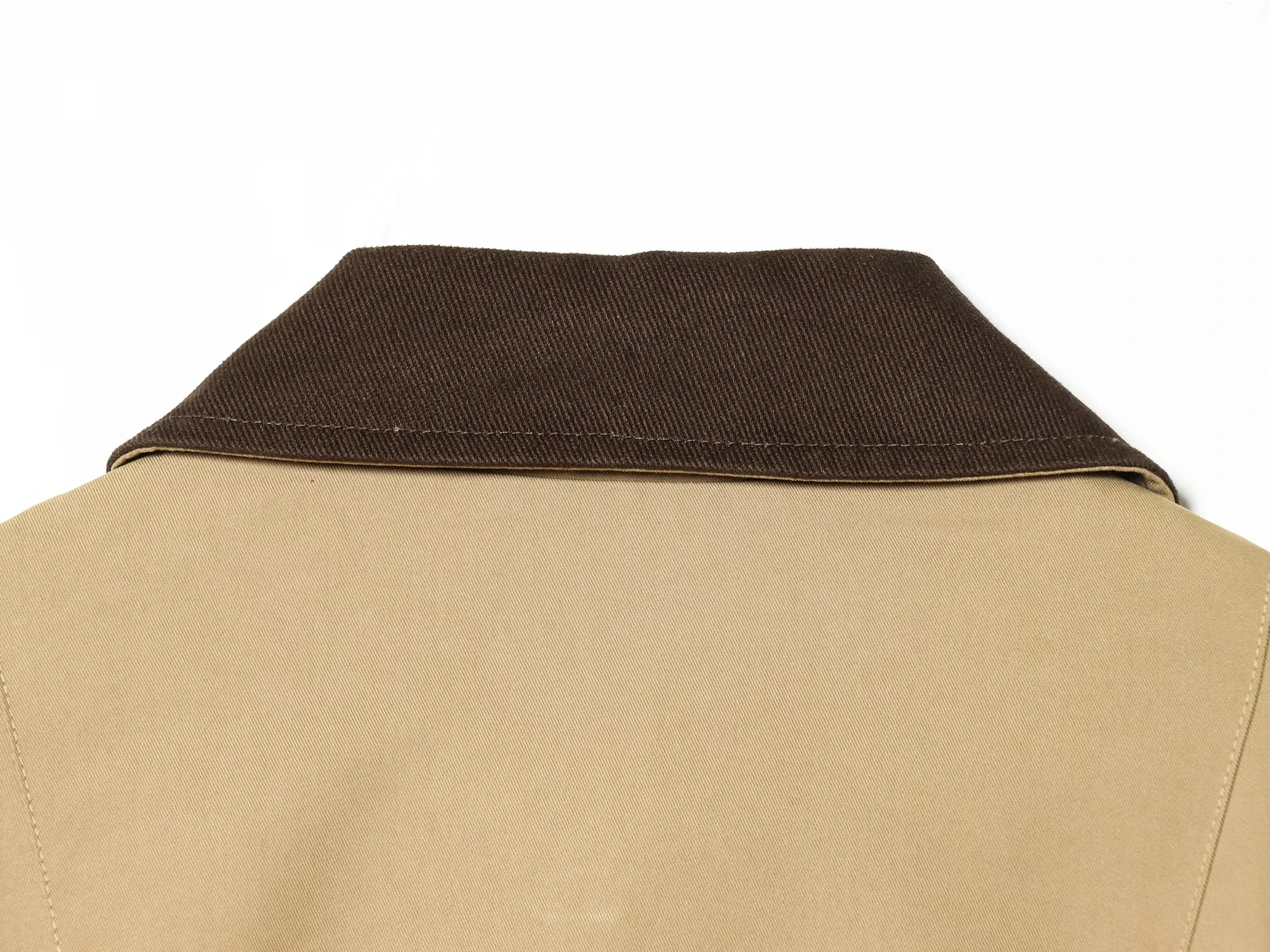KONDALA Vintage Chic Khaki Einfarbiger Damenanzug mit Umlegekragen, Einreiher-Mantel, Gürtel, Taschen und Rock – Modische Urlaubssets 2026 – Detail 12