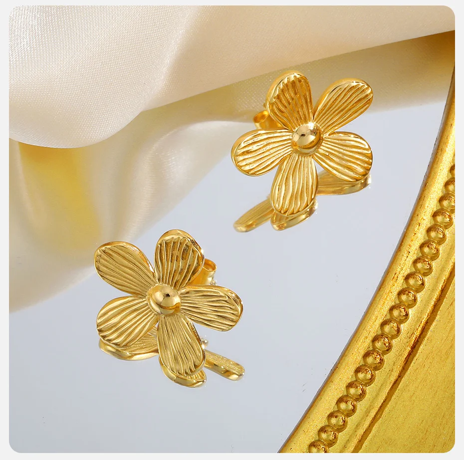 Vnox 15 mm/20 mm/25 mm Blumen-Ohrstecker, goldfarbene Ohrringe aus Edelstahl für Frauen, zarter Metallschmuck, Muttertagsgeschenk – Detail 10